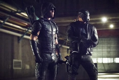 Arrow -- "Monument Point" -- Image AR421a_0275b.jpg -- Pictured (L-R): Stephen Amell as Green Arrow and David Ramsey as John Diggle -- Photo: Dean Buscher/The CW -- é 2016 The CW Network, LLC. All Rights Reserved.