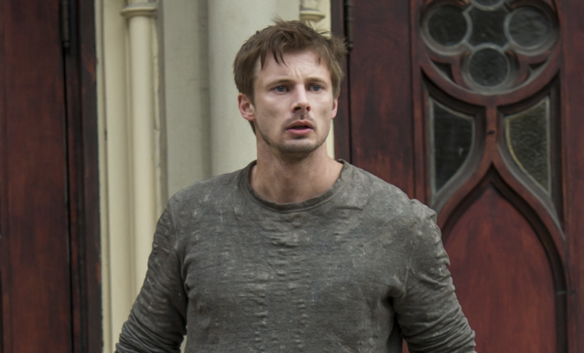 Дэмиен книга. Дэмиен книга. Книга пришествие. Макс пейн 1 ремастер. Чужой 3 режиссерская версия.